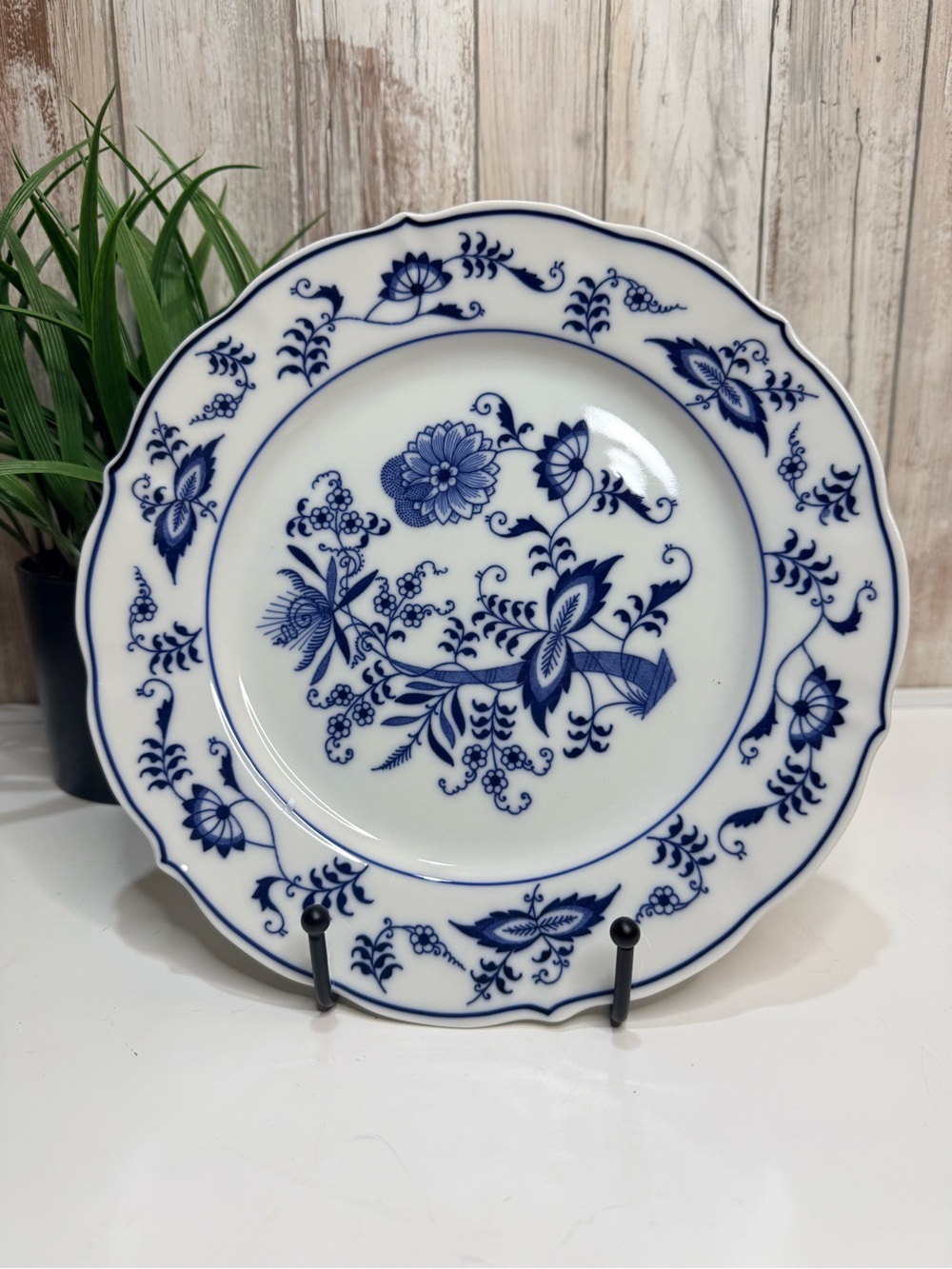 Blue Danube 8.5” dinner/salad Plate